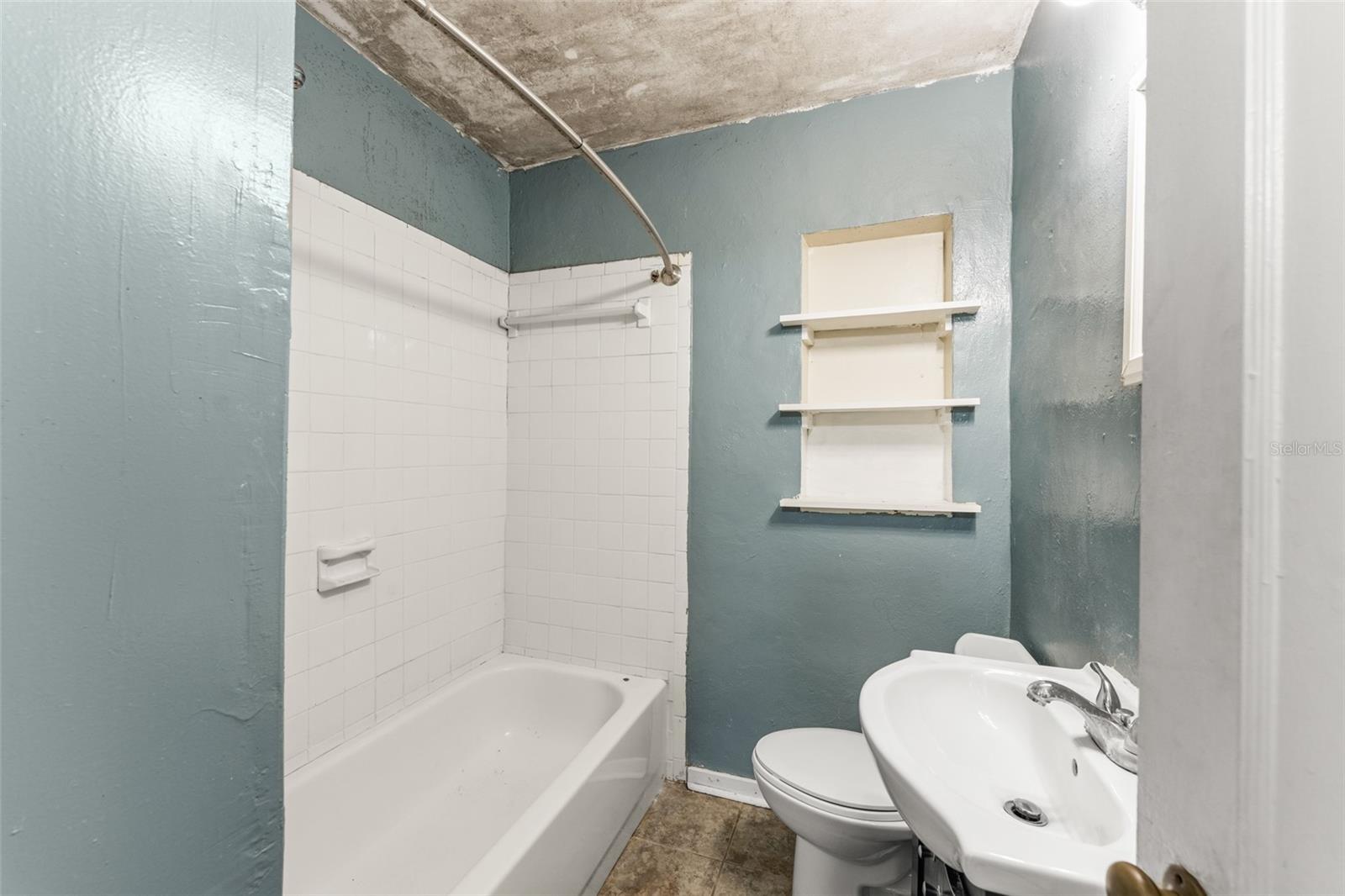 Image 16 of 36 For 721 Dunbar Street