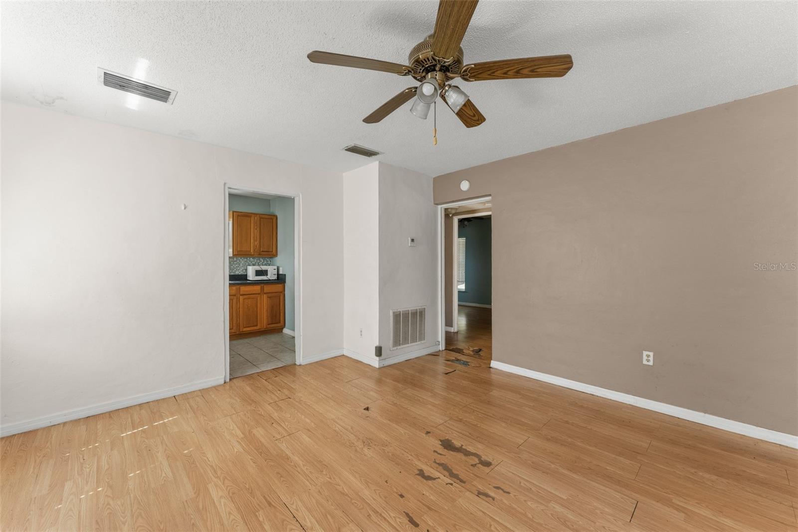 Image 4 of 36 For 721 Dunbar Street