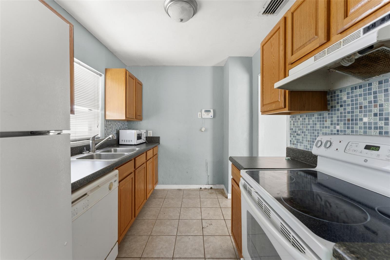 Image 8 of 36 For 721 Dunbar Street