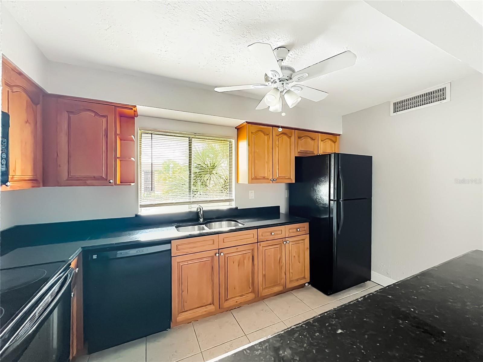 Image 10 of 30 For 568 Orange Drive 50