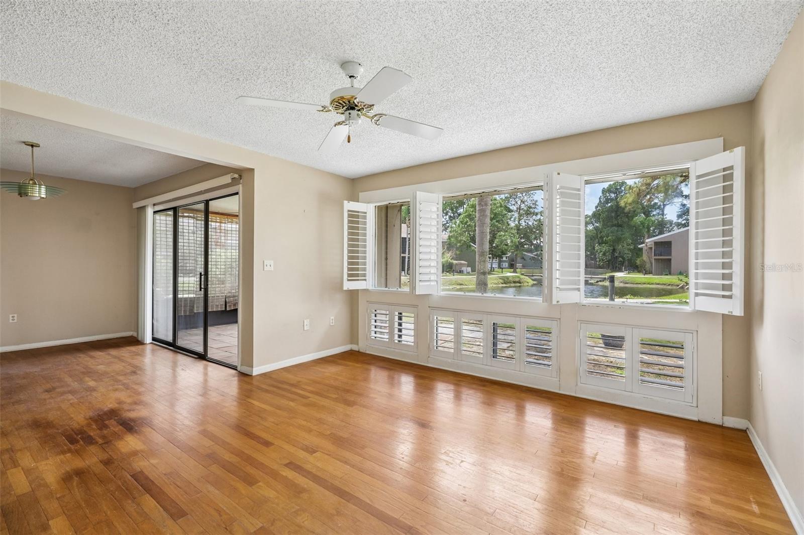 Image 4 of 43 For 5950 Peregrine Avenue 22f