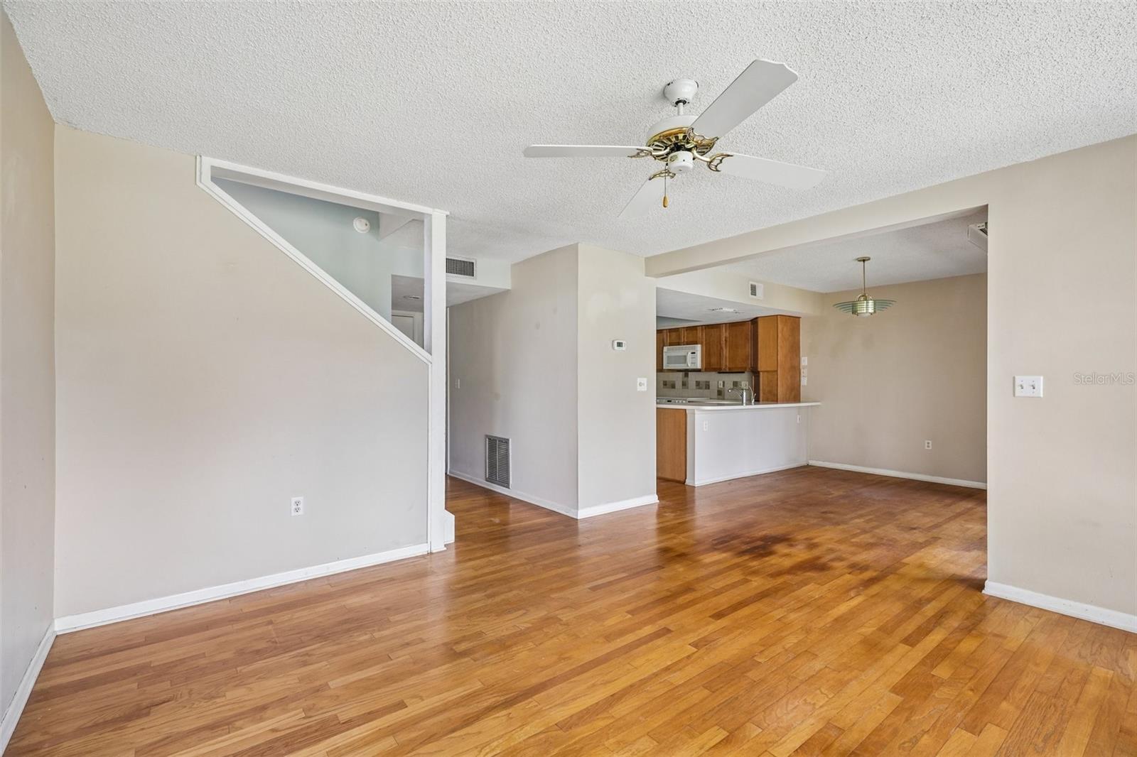 Image 5 of 43 For 5950 Peregrine Avenue 22f
