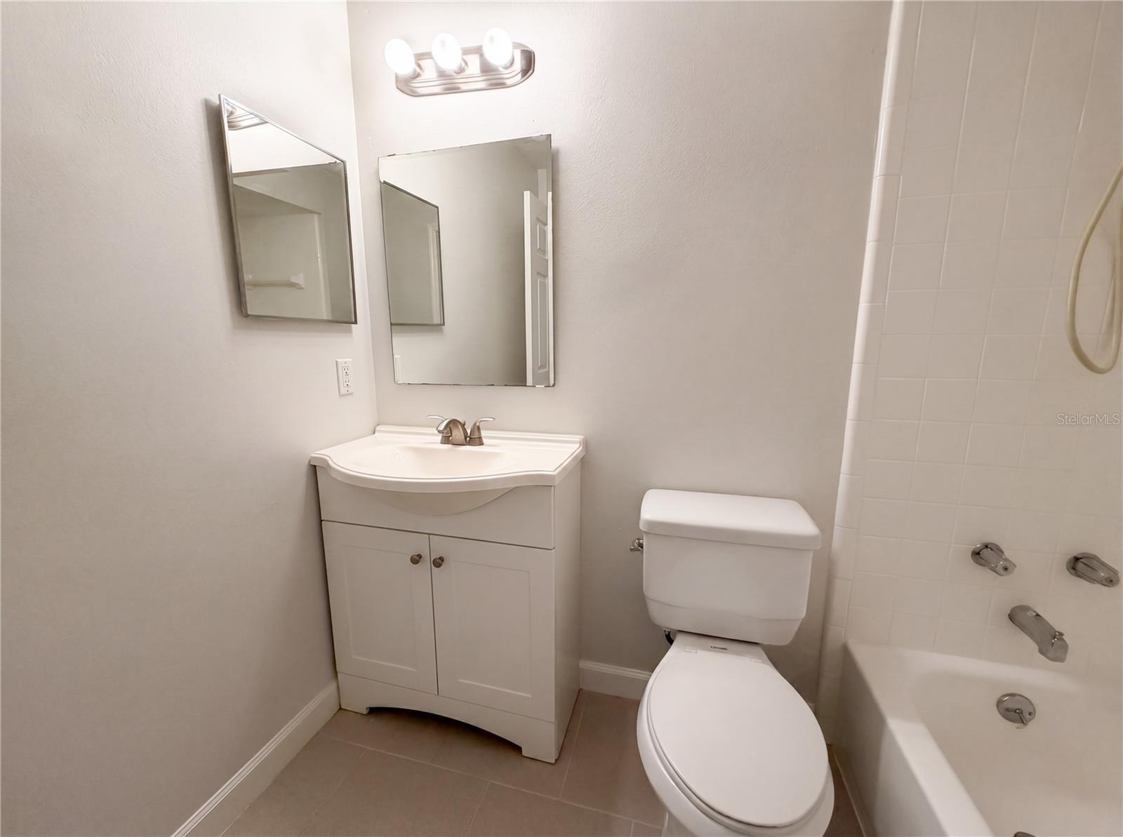 Image 11 of 25 For 510 Green Spring Circle