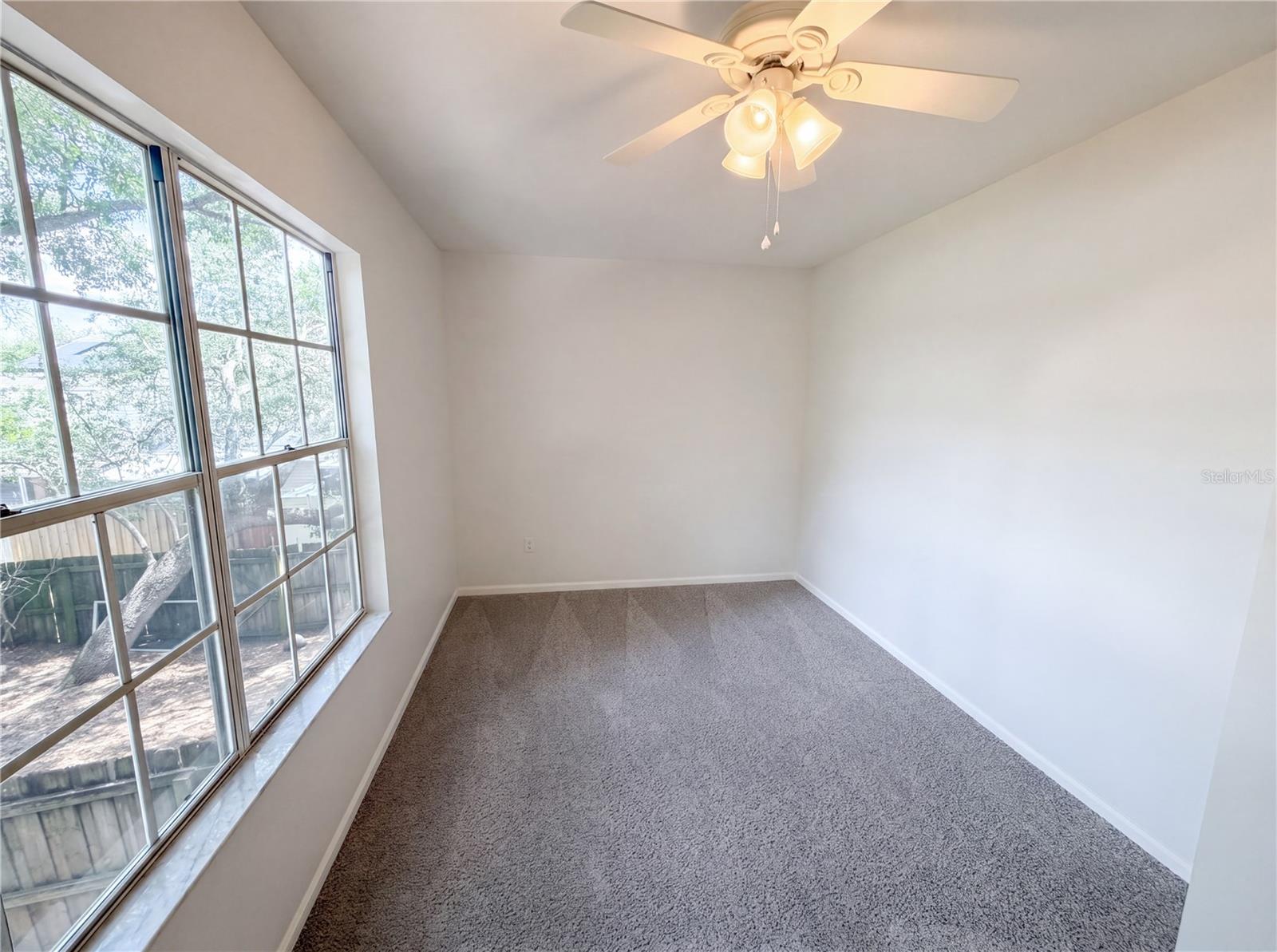 Image 13 of 25 For 510 Green Spring Circle