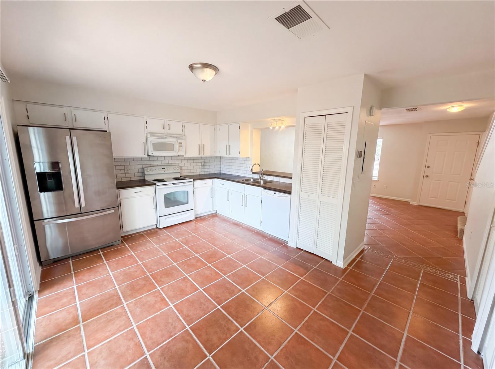 Image 18 of 25 For 510 Green Spring Circle