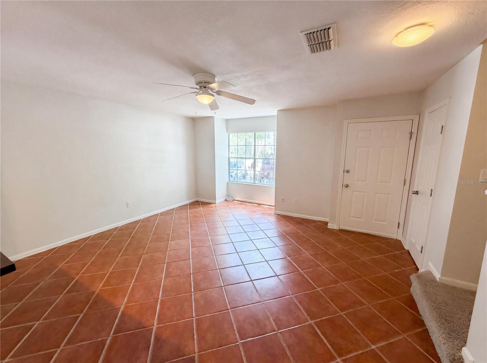 Image 3 of 25 For 510 Green Spring Circle