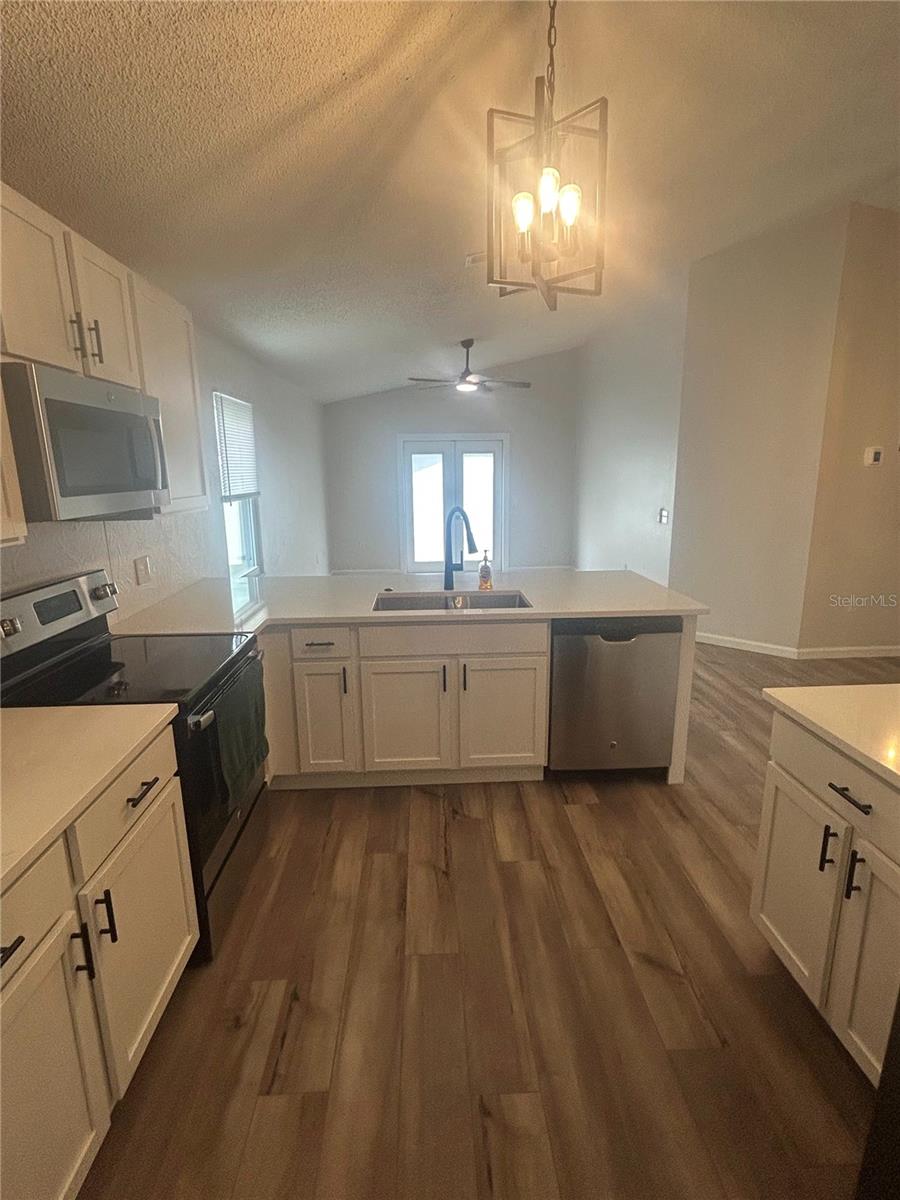 Image 4 of 18 For 5224 Florida Holly Drive