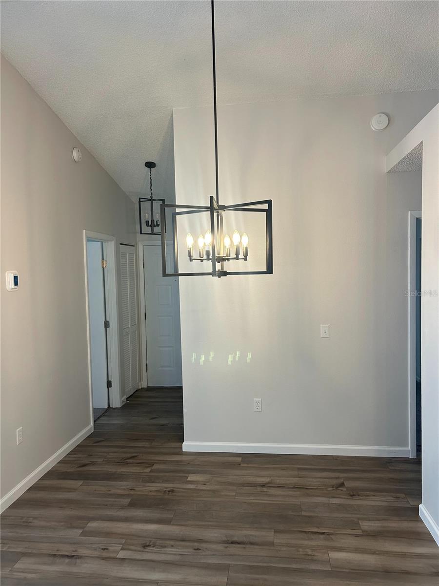 Image 8 of 18 For 5224 Florida Holly Drive
