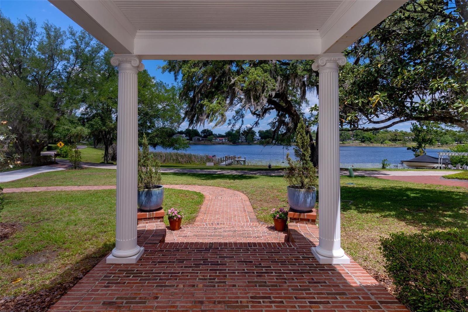 Image 8 of 69 For 530 Lake Catherine Drive