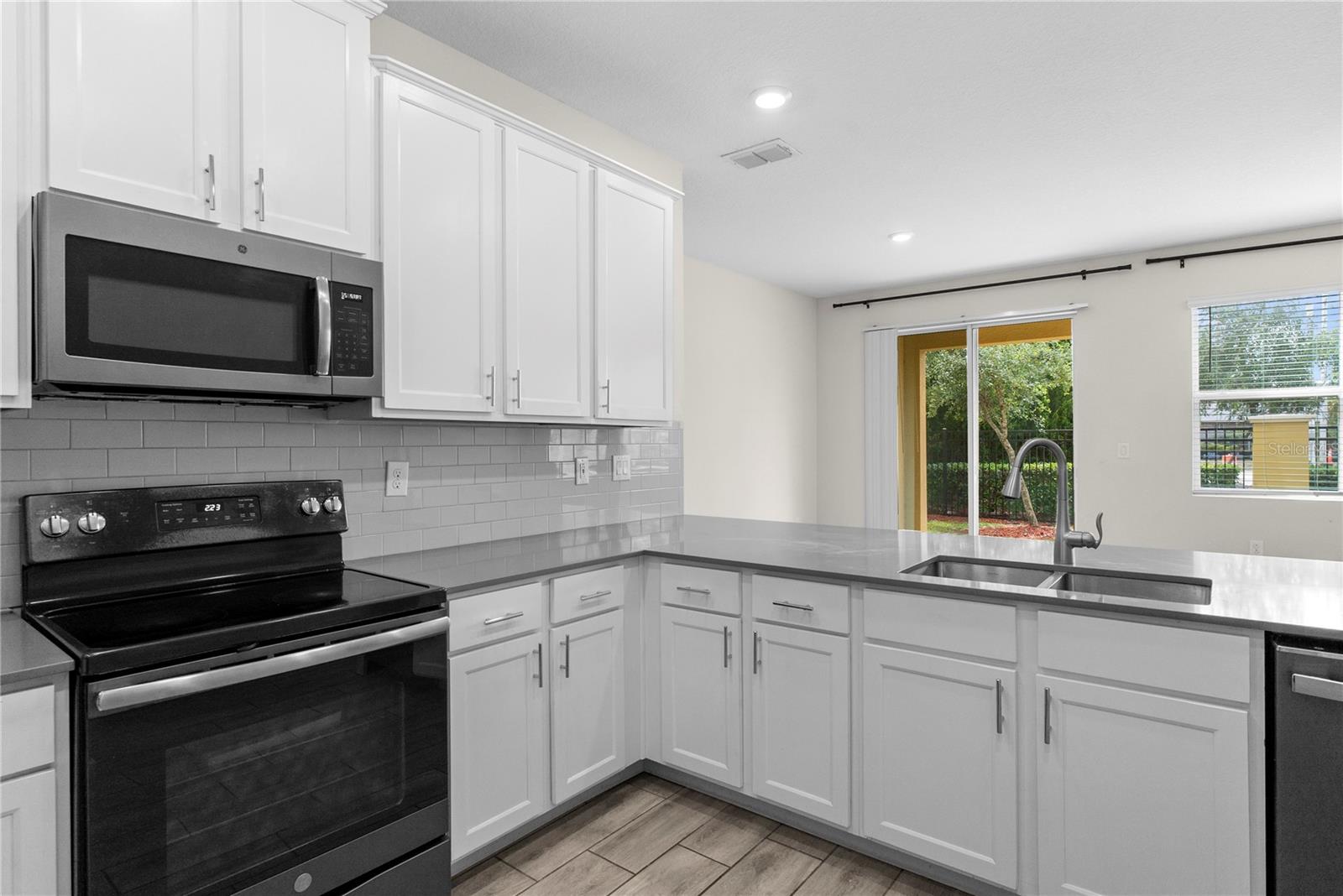 Image 13 of 42 For 9812 Red Eagle Drive