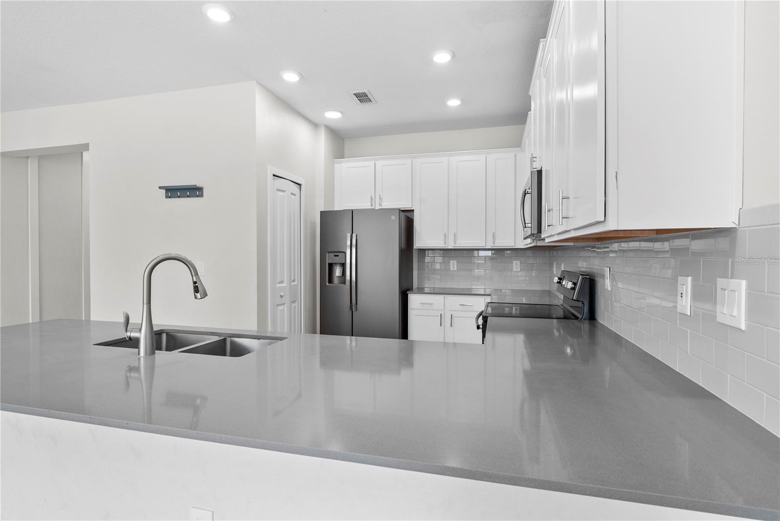 Image 15 of 42 For 9812 Red Eagle Drive