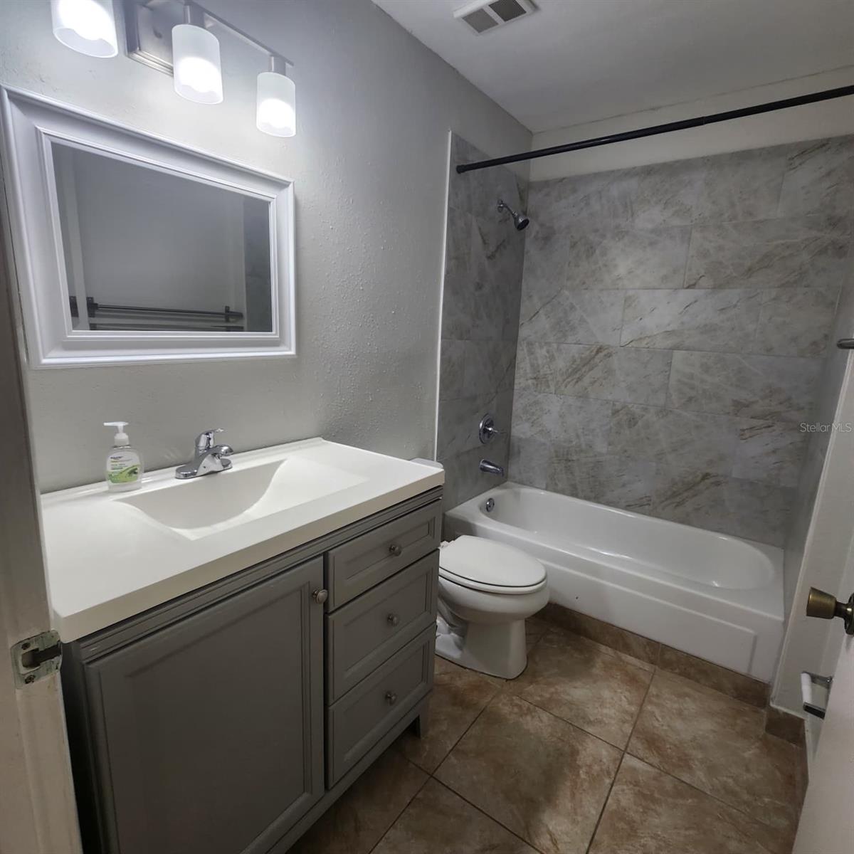 Image 11 of 21 For 3004 Parkway Boulevard 104