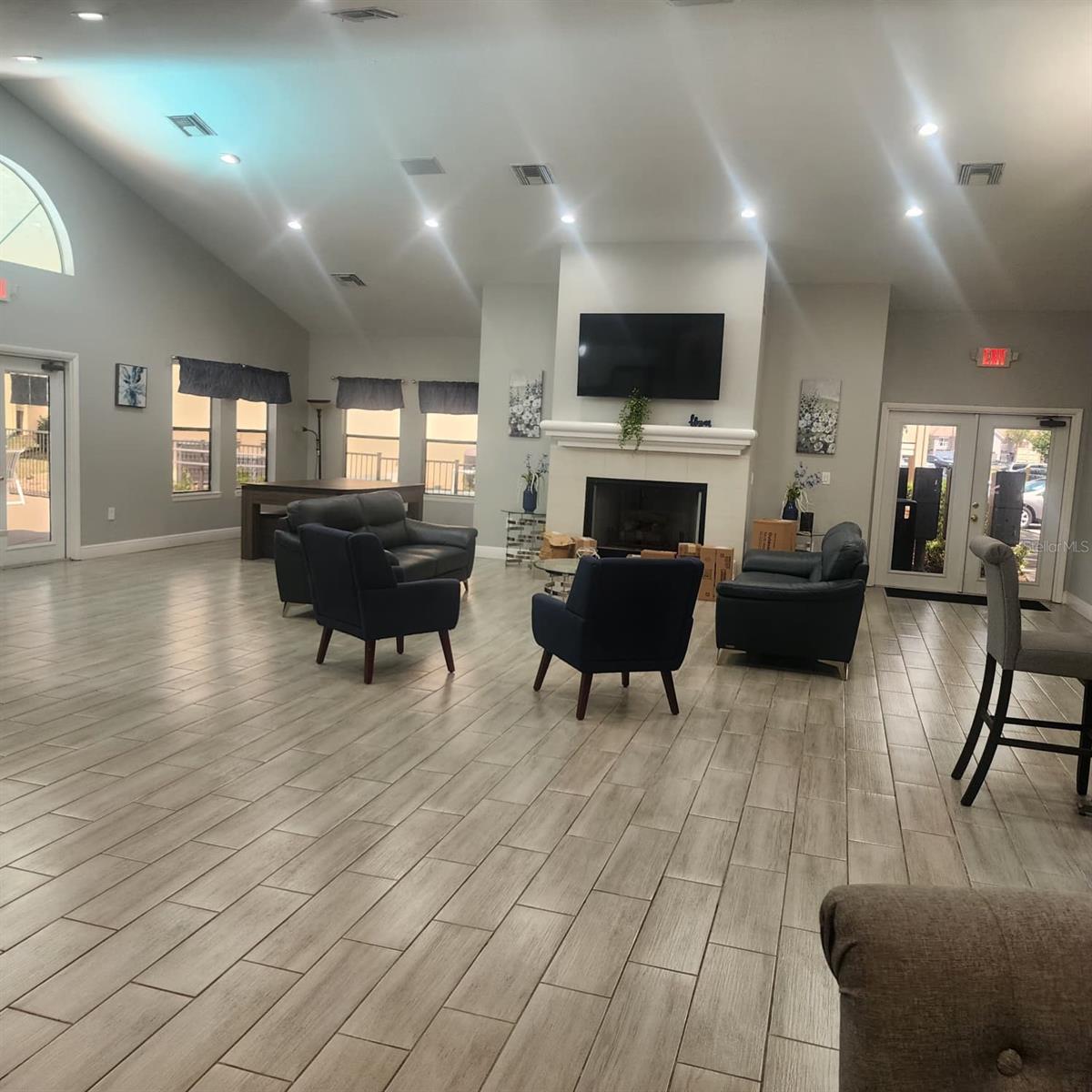 Image 13 of 21 For 3004 Parkway Boulevard 104