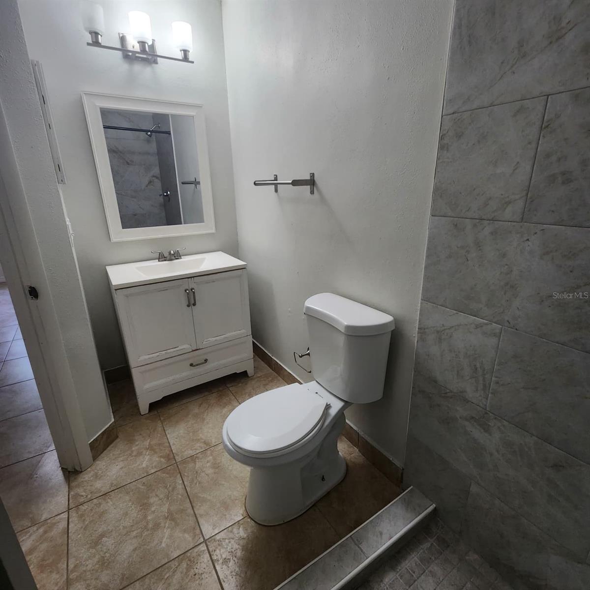 Image 9 of 21 For 3004 Parkway Boulevard 104