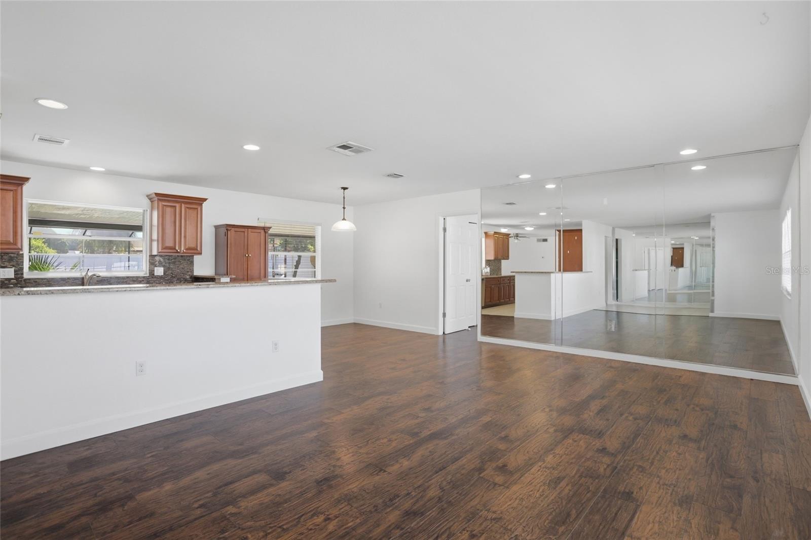 Image 6 of 30 For 1801 Gumwood Court