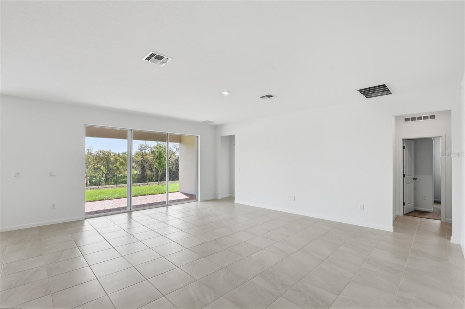 Image 7 of 20 For 2680 Daisy Field Court