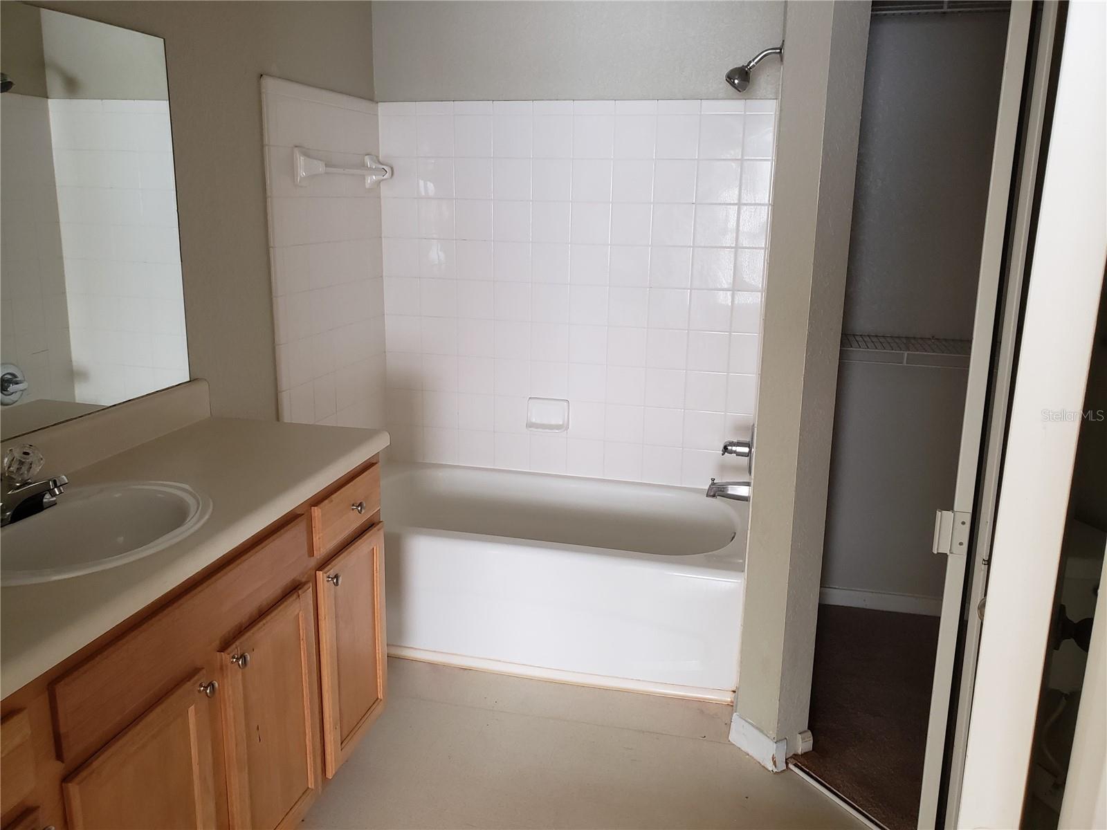 Image 10 of 14 For 9069 Lee Vista Boulevard 1210