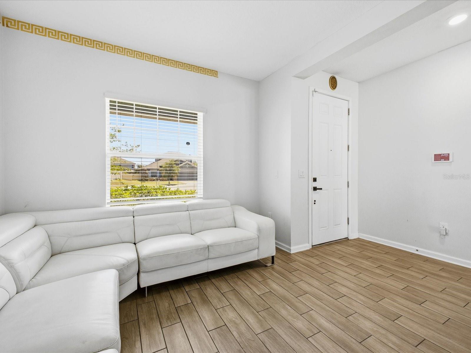 Image 12 of 41 For 1861 Black Maple Place