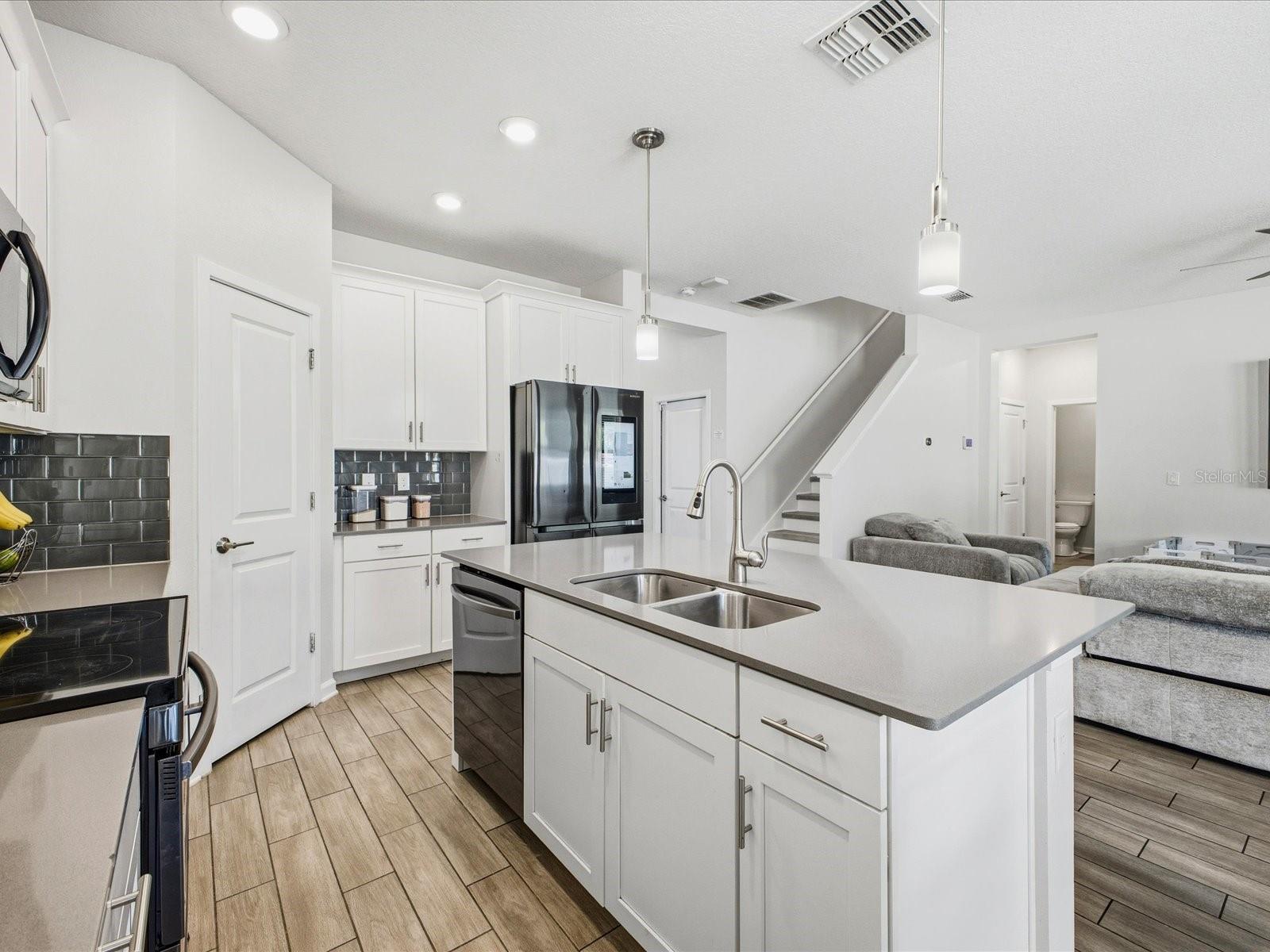 Image 5 of 41 For 1861 Black Maple Place