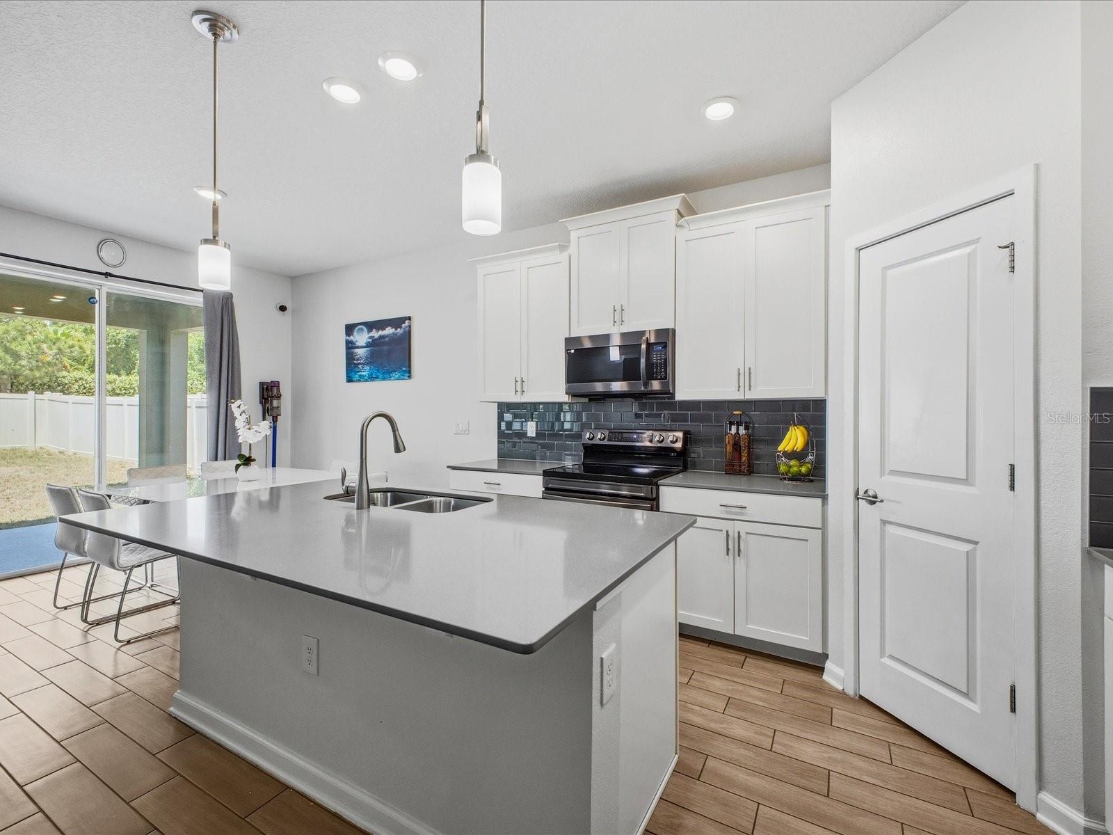 Image 6 of 41 For 1861 Black Maple Place
