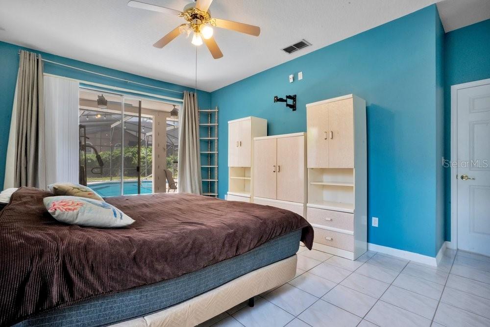 Image 16 of 43 For 8618 Terrace Pines Court