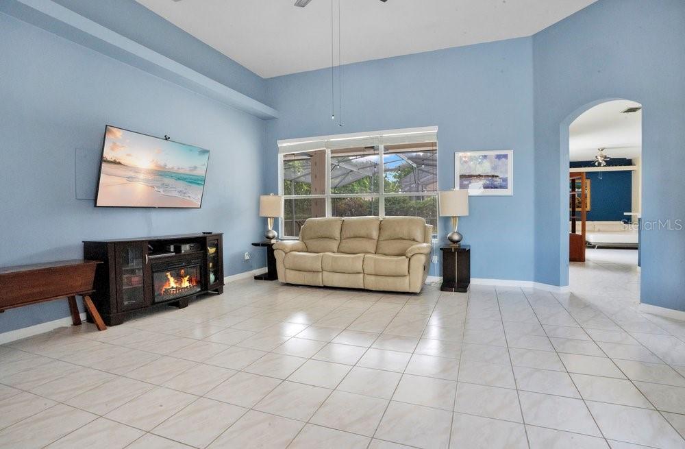Image 5 of 43 For 8618 Terrace Pines Court