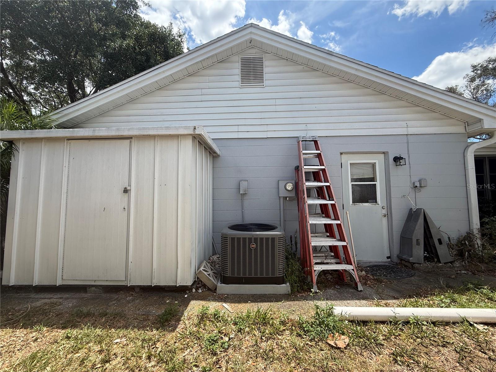 Image 11 of 13 For 3415 Overland Drive