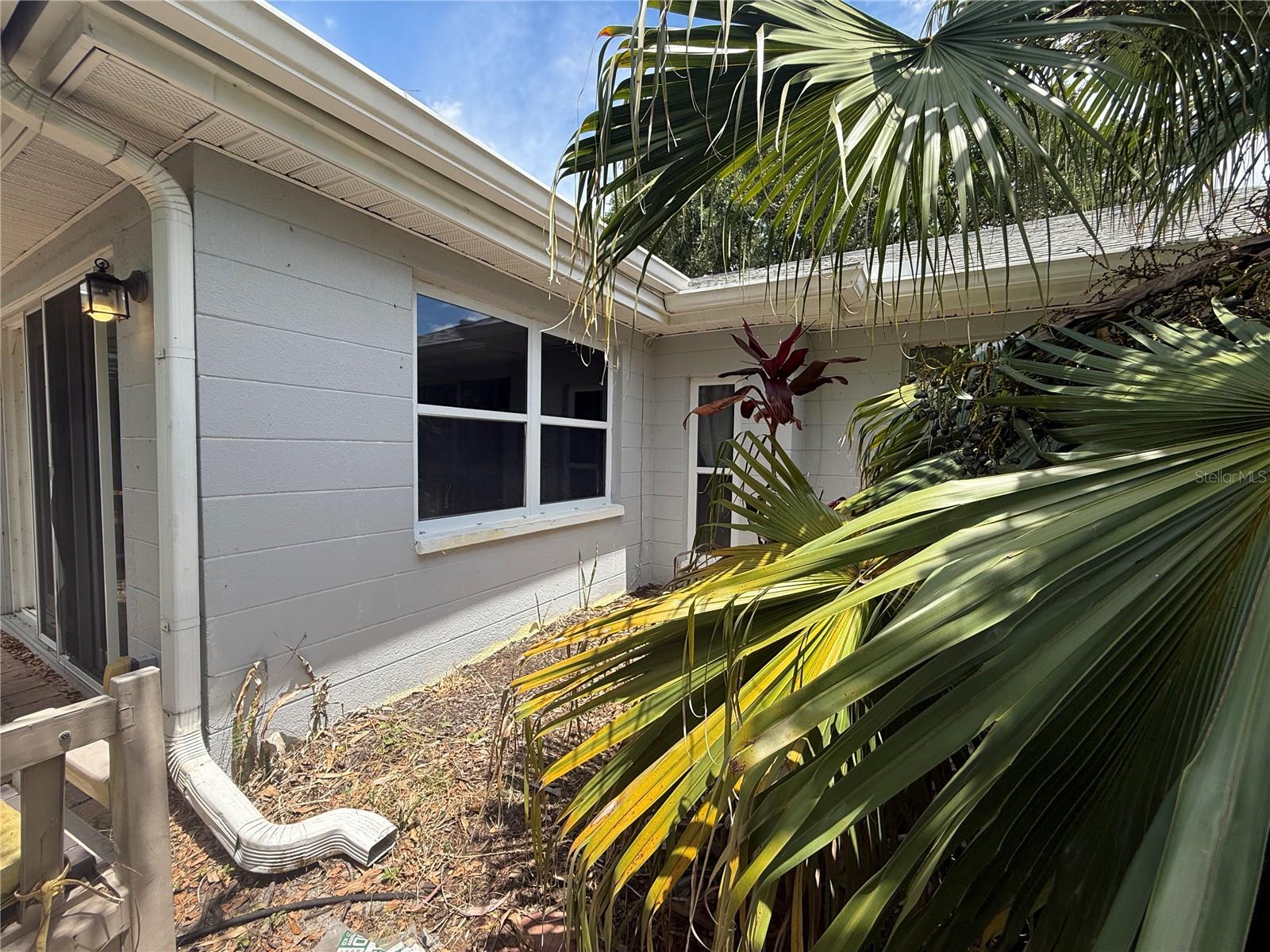 Image 7 of 13 For 3415 Overland Drive