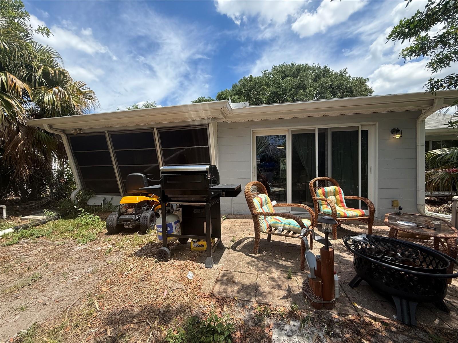 Image 8 of 13 For 3415 Overland Drive