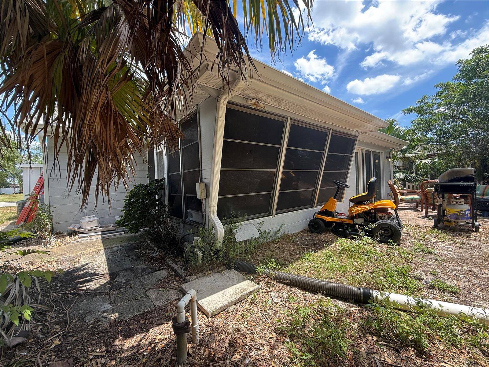 Image 9 of 13 For 3415 Overland Drive
