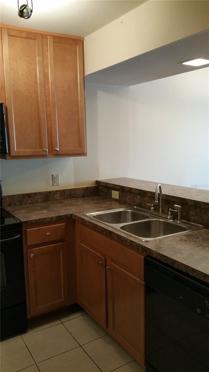 Image 4 of 10 For 2934 Plaza Terrace Drive 2934