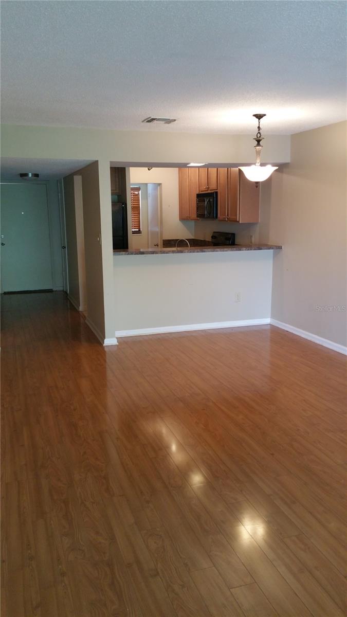 Image 5 of 10 For 2934 Plaza Terrace Drive 2934