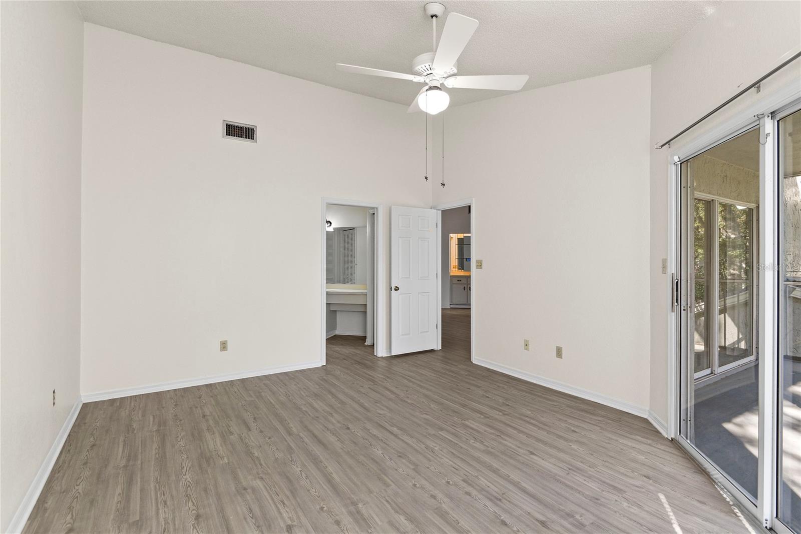 Image 19 of 39 For 3996 Radley Court 3996