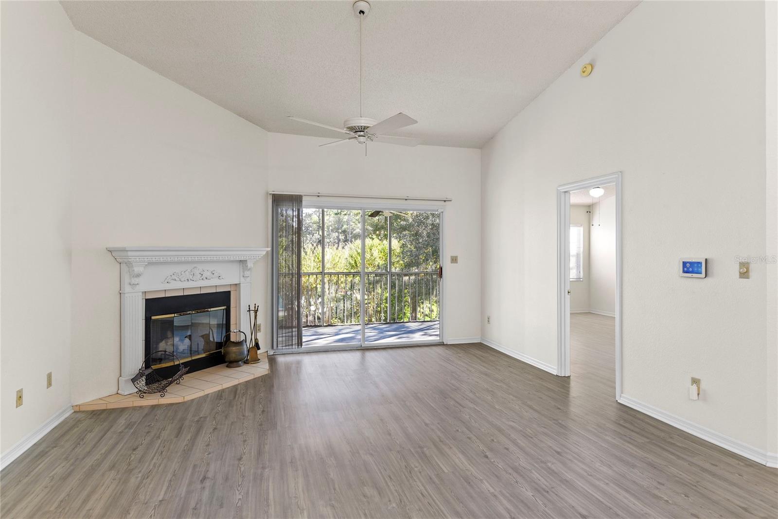Image 8 of 39 For 3996 Radley Court 3996