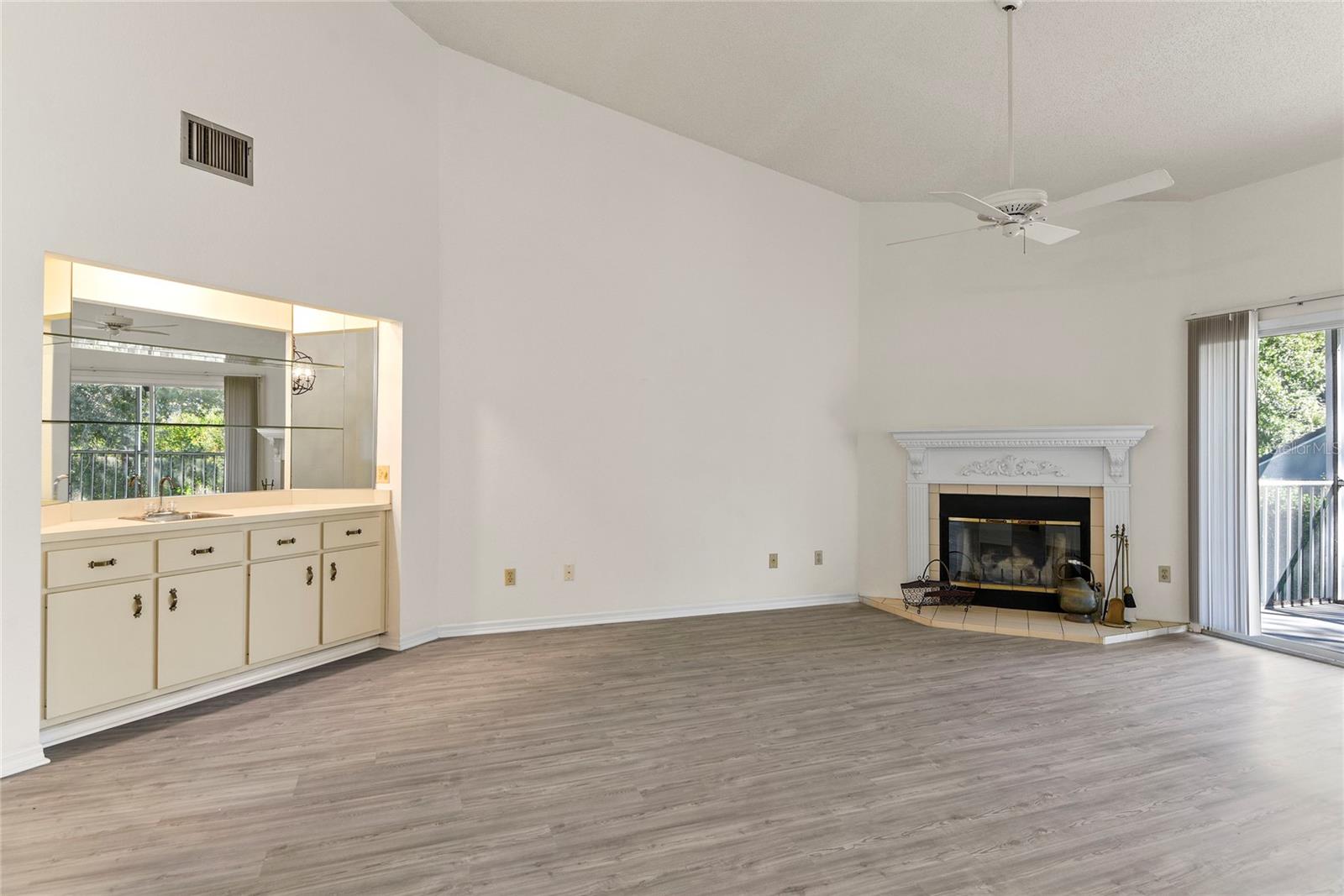 Image 9 of 39 For 3996 Radley Court 3996