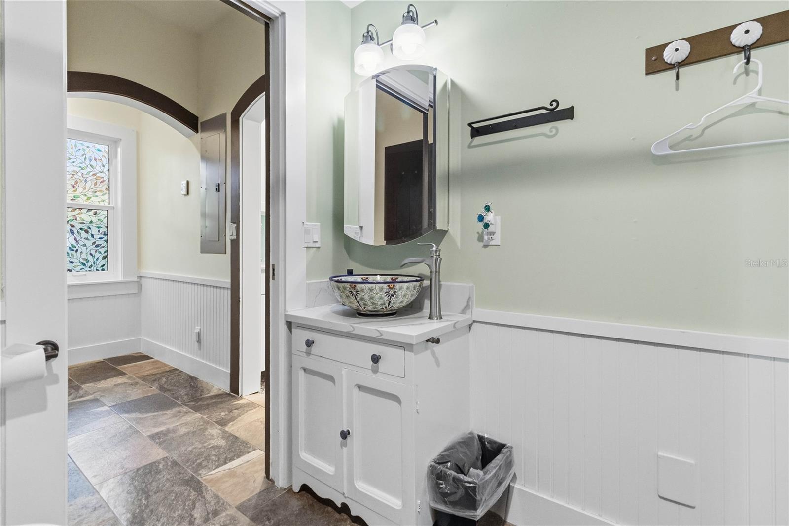Image 15 of 34 For 207 Esther Street