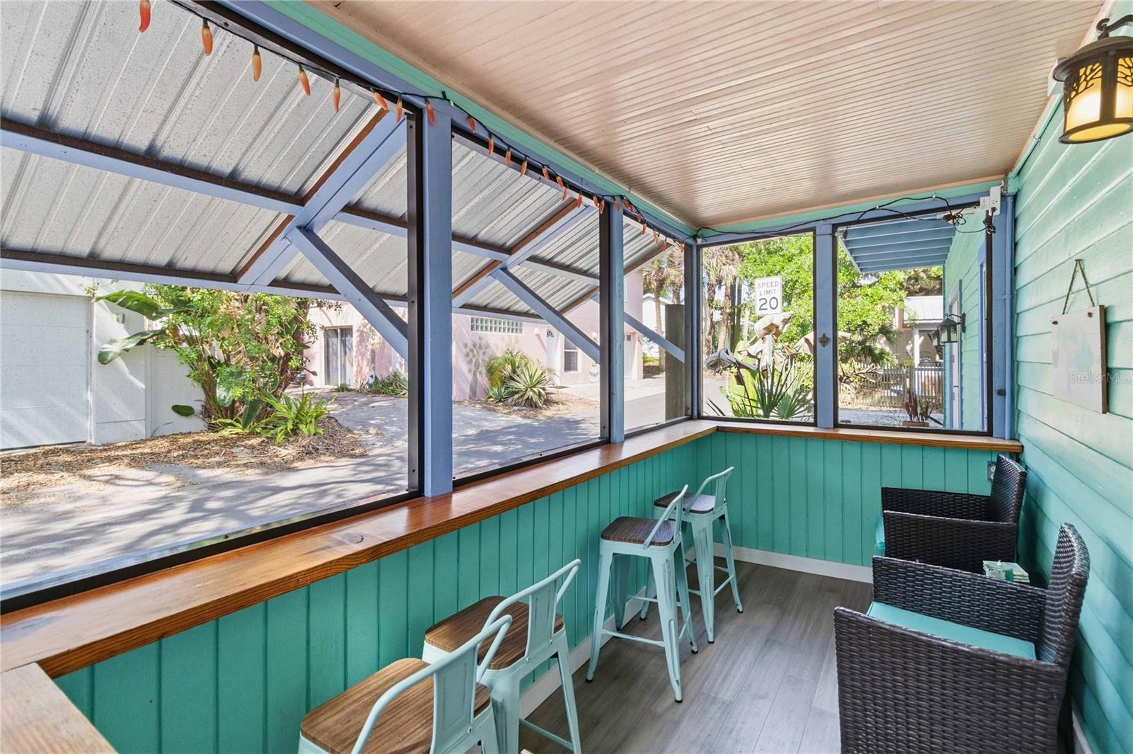 Image 4 of 34 For 207 Esther Street