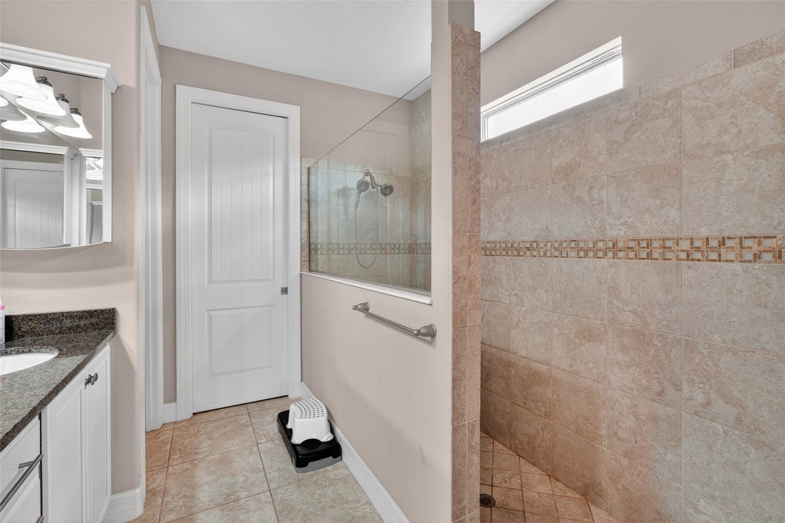 Image 16 of 47 For 5088 Hartwell Court