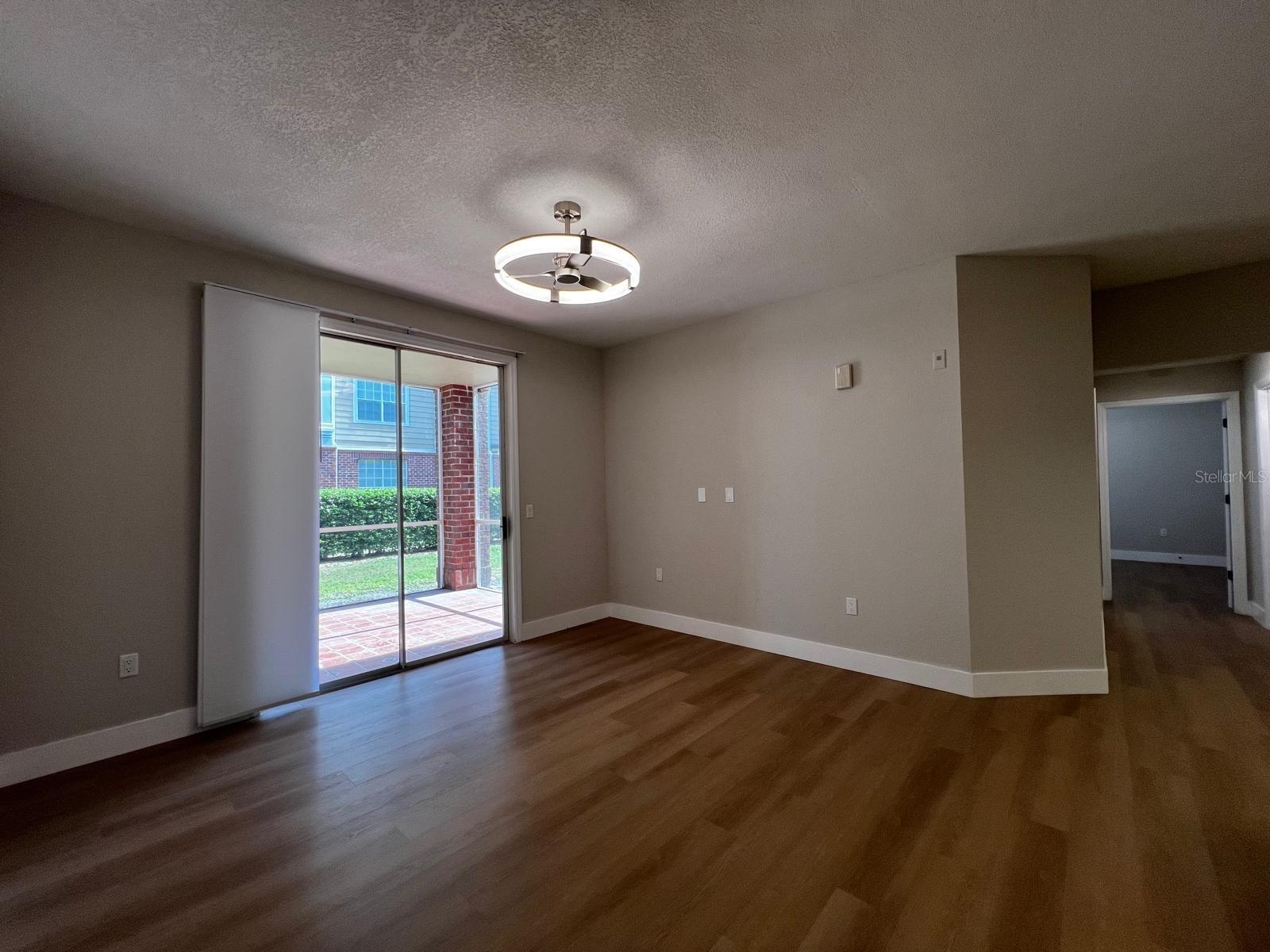 Image 11 of 20 For 13102 Mulberry Park Drive 917