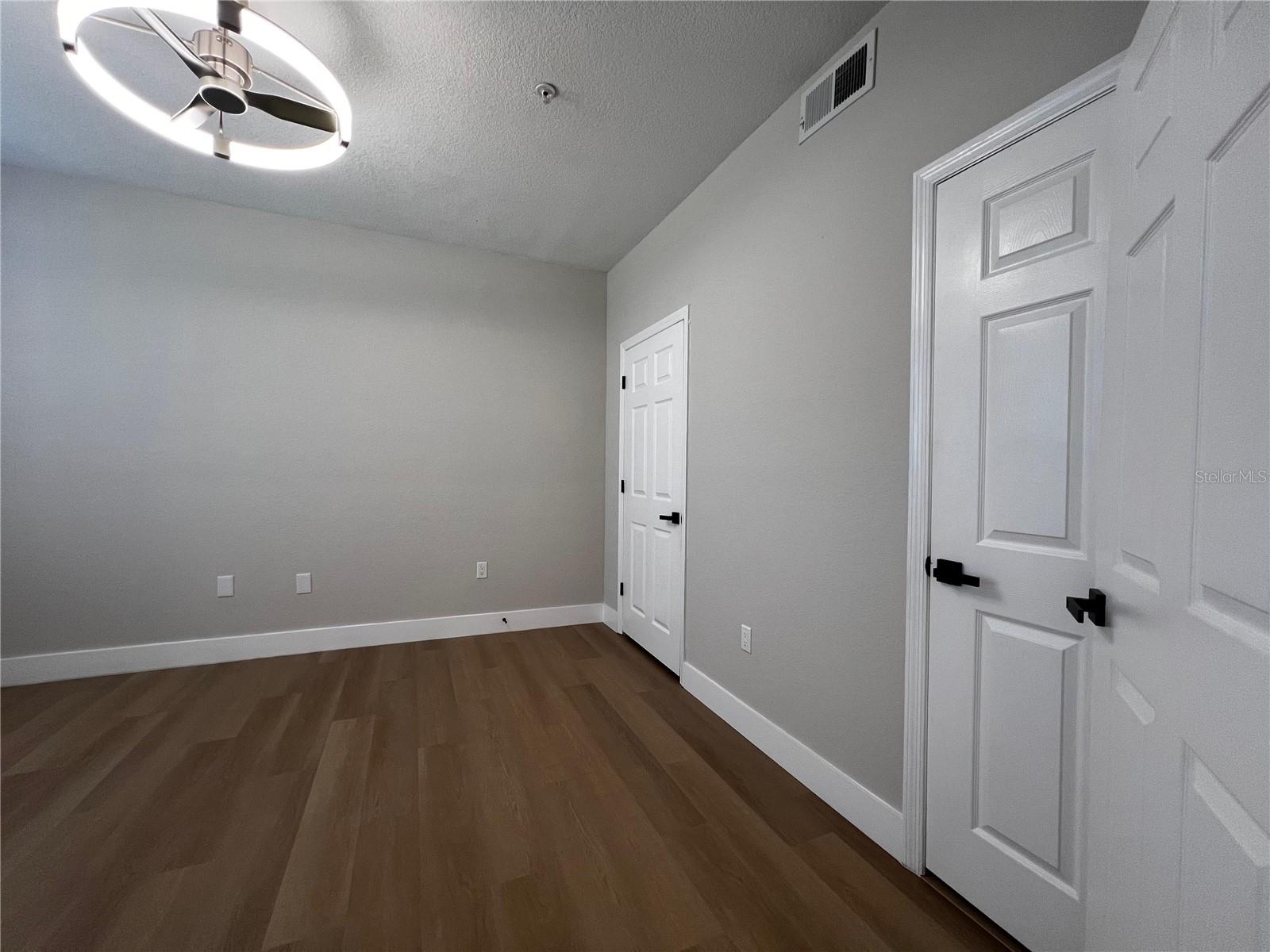 Image 14 of 20 For 13102 Mulberry Park Drive 917