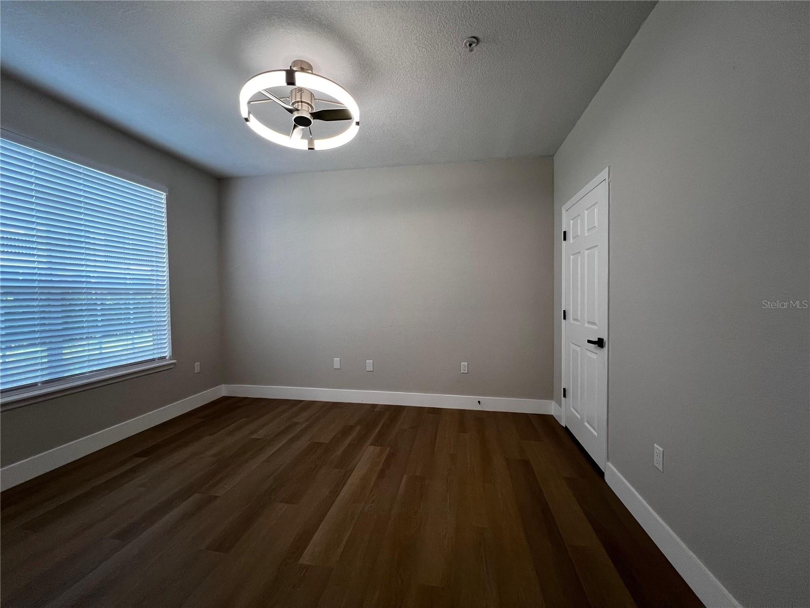 Image 15 of 20 For 13102 Mulberry Park Drive 917