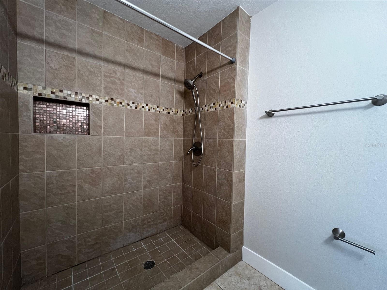 Image 17 of 20 For 13102 Mulberry Park Drive 917