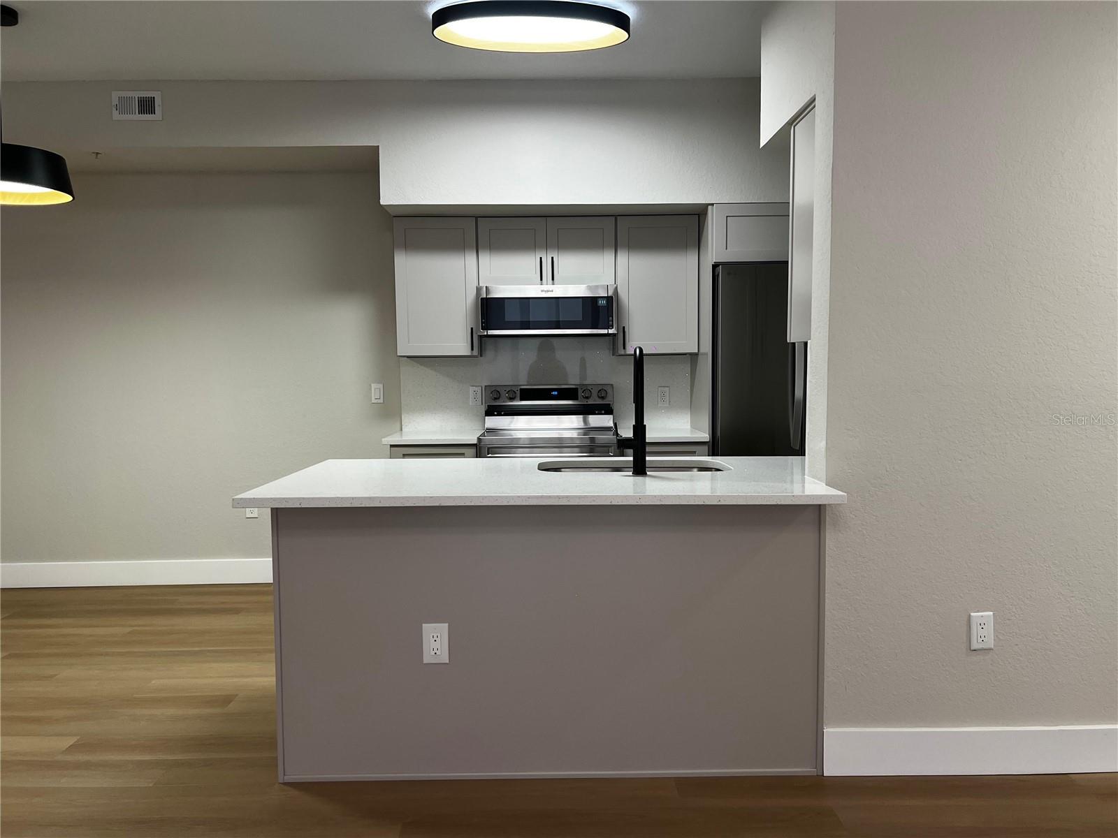 Image 7 of 20 For 13102 Mulberry Park Drive 917