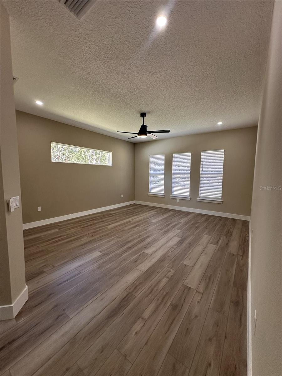 Image 11 of 28 For 24950 Bonsmara Drive