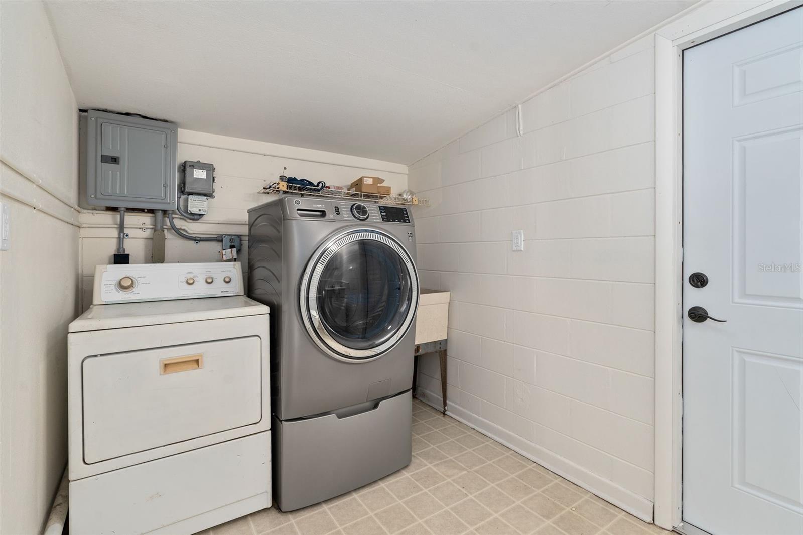Image 25 of 36 For 455 Belle Ayre Drive