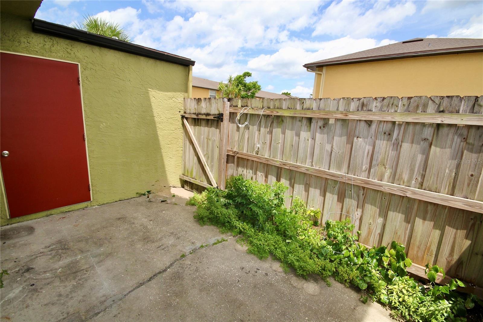 Image 23 of 25 For 3283 Oak Lake Place 127