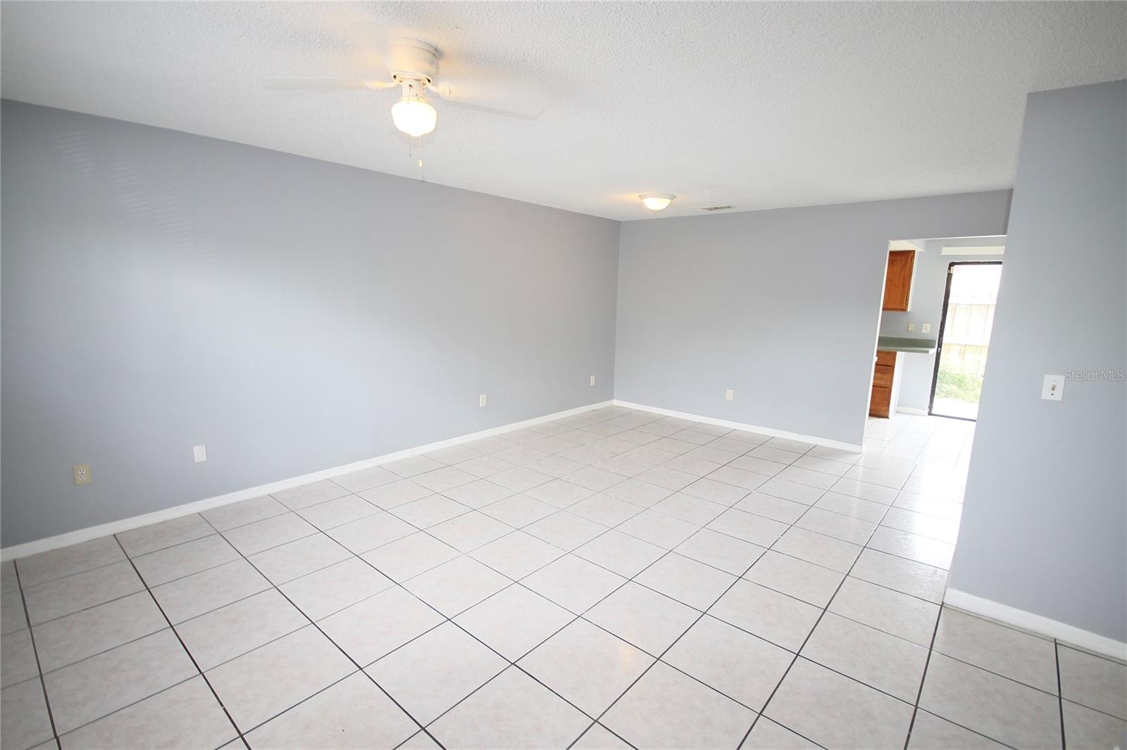 Image 3 of 25 For 3283 Oak Lake Place 127