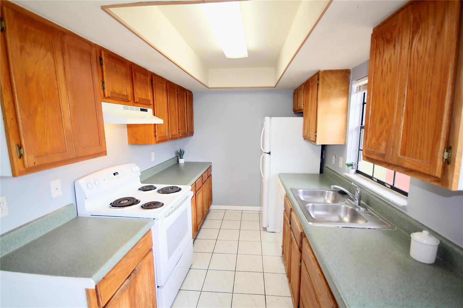 Image 7 of 25 For 3283 Oak Lake Place 127