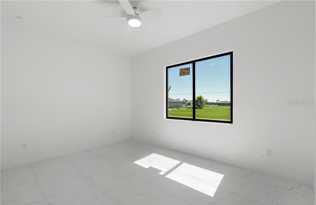 Image 17 of 36 For 4105 38th Terrace