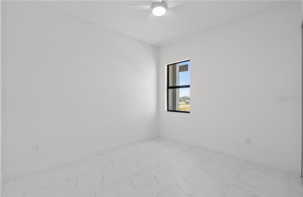 Image 26 of 36 For 4105 38th Terrace